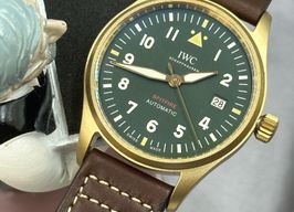 IWC Pilot IW326802 (2024) - Groen wijzerplaat 39mm Brons