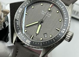 Blancpain Fifty Fathoms Bathyscaphe 5000-1210-G52A (2024) - Grijs wijzerplaat 43mm Titanium