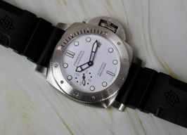 Panerai Luminor Submersible PAM02223 (2022) - White dial 42 mm Steel case
