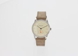 NOMOS Orion 33 328 (2024) - Champagne wijzerplaat 33mm Staal