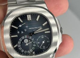 Patek Philippe Nautilus 5712/1A-001 2025 (2025) - Blauw wijzerplaat 40mm Staal