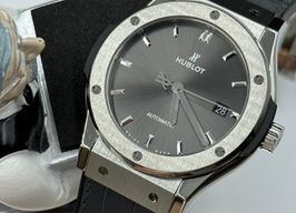 Hublot Classic Fusion Racing Grey 542.NX.7071.LR (2024) - Grijs wijzerplaat 42mm Titanium