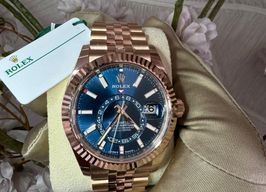 Rolex Sky-Dweller 336935 (2024) - Blue dial 42 mm Rose Gold case