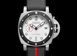 Panerai Luminor Submersible PAM01579 (2024) - Wit wijzerplaat 42mm Staal