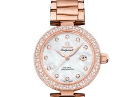 Omega De Ville Ladymatic 425.65.34.20.55.010 (2023) - Pearl dial 34 mm Rose Gold case