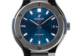 Hublot Classic Fusion 568.CM.7170.CM (2023) - Blauw wijzerplaat 38mm Keramiek