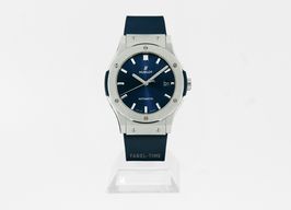 Hublot Classic Fusion Blue 511.NX.7170.RX (2024) - Blauw wijzerplaat 45mm Titanium