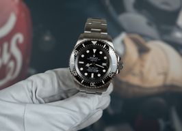 Rolex Sea-Dweller Deepsea 116660 (2009) - Zwart wijzerplaat 44mm Staal