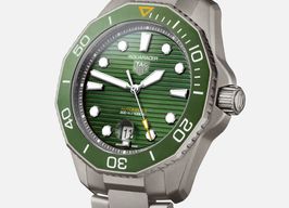 TAG Heuer Aquaracer 300M WBP208B.BF0631 (2024) - Groen wijzerplaat 43mm Staal