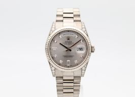 Rolex Day-Date 36 118339 (2000) - Zilver wijzerplaat 36mm Witgoud