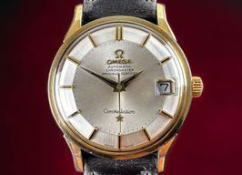 Omega Constellation 168.005 (1970) - White dial 34 mm Gold/Steel case