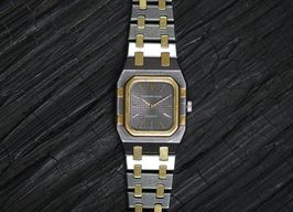 Audemars Piguet Royal Oak Lady 6010SA (1980) - Grey dial 25 mm Gold/Steel case