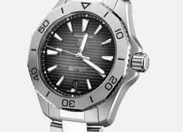 TAG Heuer Aquaracer WBP2110.BA0627 (2024) - Grijs wijzerplaat 40mm Staal