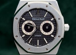 Audemars Piguet Royal Oak Day-Date 26330ST.OO.1220ST.01 (2011) - Black dial 39 mm Steel case