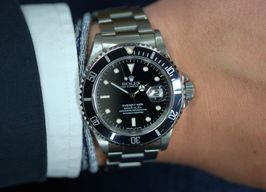 Rolex Submariner Date 16610 (1992) - Black dial 40 mm Steel case