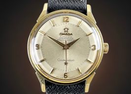 Omega Constellation 167.005 (1963) - White dial 34 mm Gold/Steel case