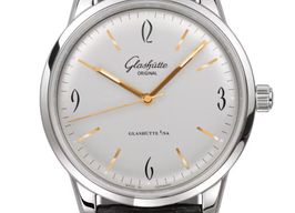 Glashütte Original Sixties 1-39-52-01-02-04 (2025) - Zilver wijzerplaat 39mm Staal