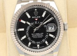 Rolex Sky-Dweller 336934 (2024) - Zwart wijzerplaat 42mm Witgoud