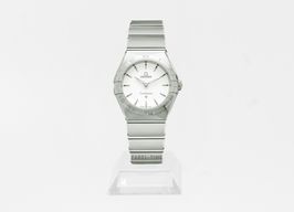 Omega Constellation Quartz 131.10.28.60.02.001 (2024) - Zilver wijzerplaat 28mm Staal