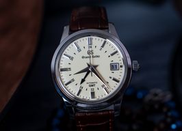 Grand Seiko Elegance Collection SBGM221 (2025) - Beige dial 40 mm Steel case