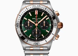 Breitling Chronomat 42 UB0134131L1U1 (2024) - Groen wijzerplaat Onbekend Goud/Staal