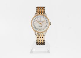 Breitling Navitimer U17395211A1U1 (2024) - Pearl dial 35 mm Gold/Steel case