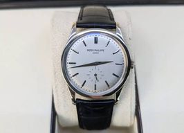 Patek Philippe Calatrava 5196G-001 (2020) - Silver dial 37 mm White Gold case