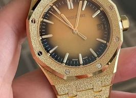 Audemars Piguet Royal Oak Selfwinding 15550BA.GG.1356BA.01 (2025) - Champagne dial 37 mm Yellow Gold case