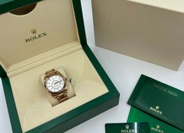 Rolex Sky-Dweller 326935 (2021) - Wit wijzerplaat 42mm Roségoud