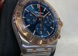 Breitling Chronomat 42 UB0134101C1U1 (2024) - Blauw wijzerplaat 42mm Goud/Staal