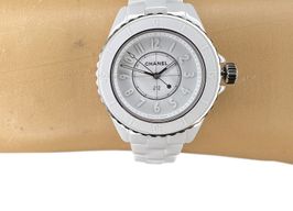 Chanel J12 H6345 (2024) - White dial 33 mm Ceramic case