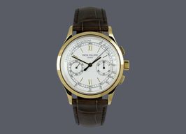 Patek Philippe Chronograph 5170J-001 (2011) - Silver dial 39 mm Yellow Gold case