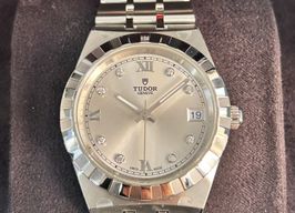 Tudor Royal 28400 (2025) - Silver dial 34 mm Steel case