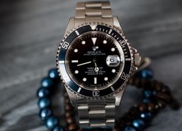 Rolex Submariner Date 16610 -