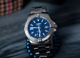 Breitling Avenger A17318101C1A1 (2024) - Blue dial 43 mm Steel case
